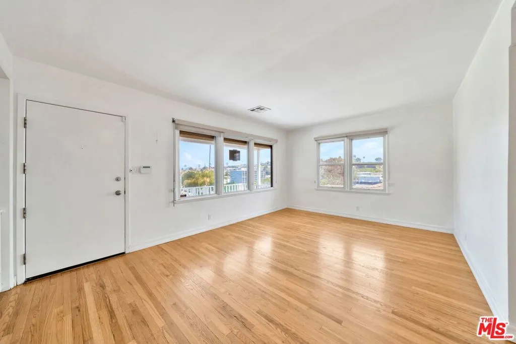 408 W Manchester Avenue, Playa Del Rey, California 90293 home-pic-10